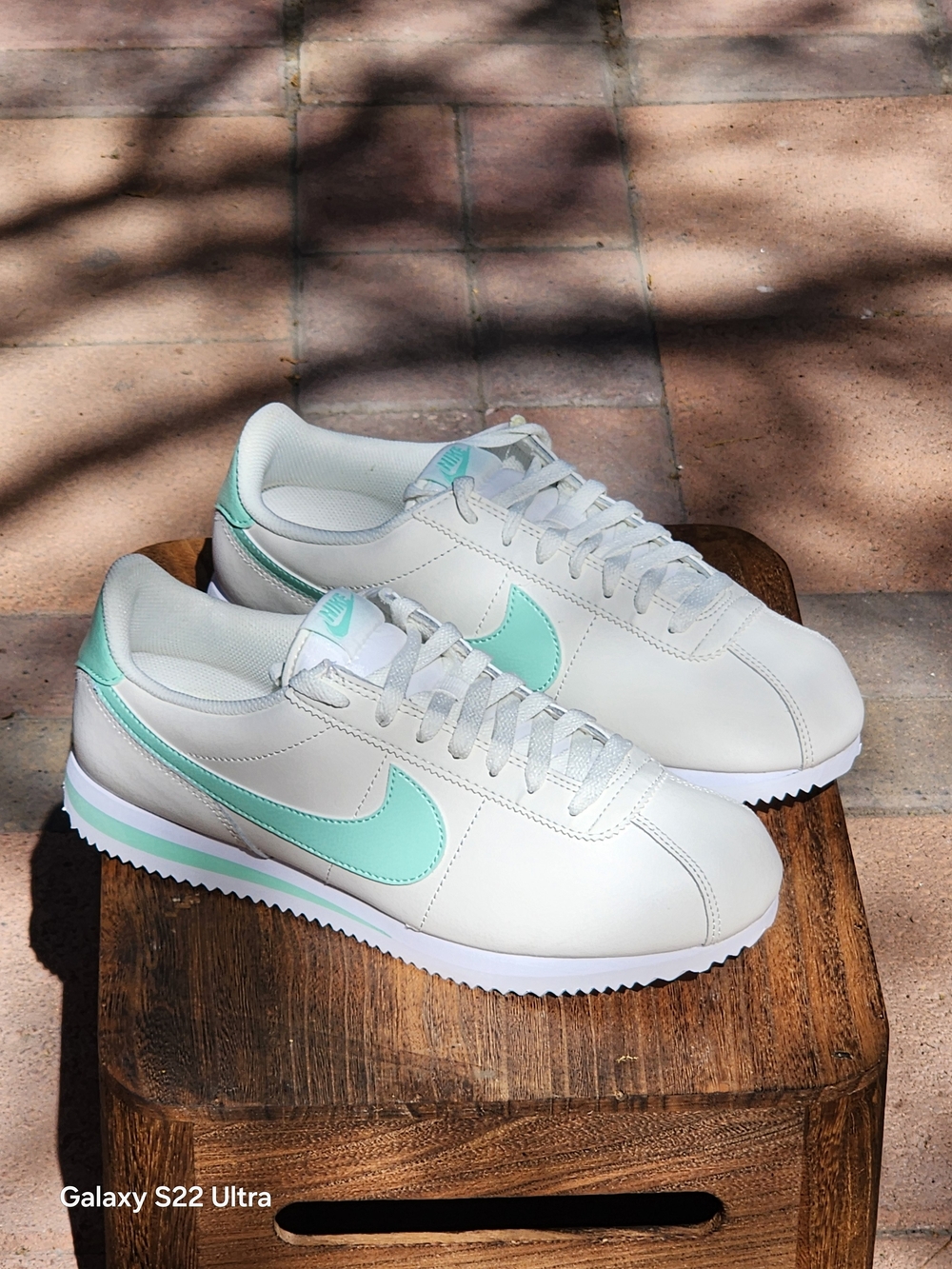Nike Women’s Classic Cortez Mint Leather Sneakers Size 9 - Picture 8 of 9